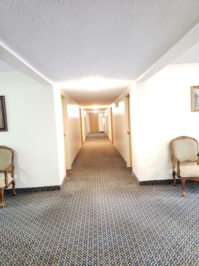 Tower Inn Estevan Εξωτερικό φωτογραφία