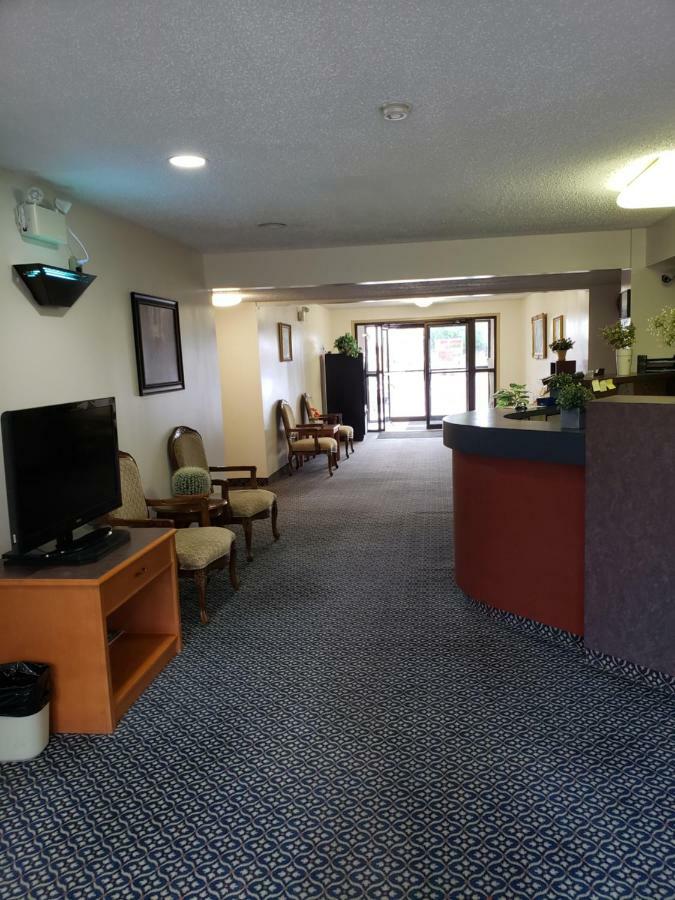 Tower Inn Estevan Εξωτερικό φωτογραφία