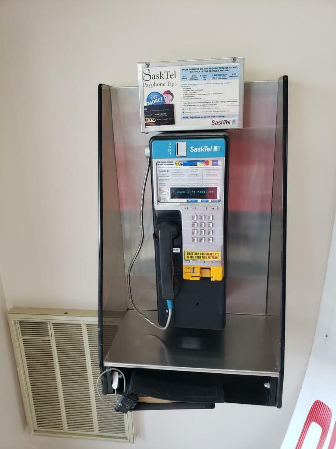 Tower Inn Estevan Εξωτερικό φωτογραφία