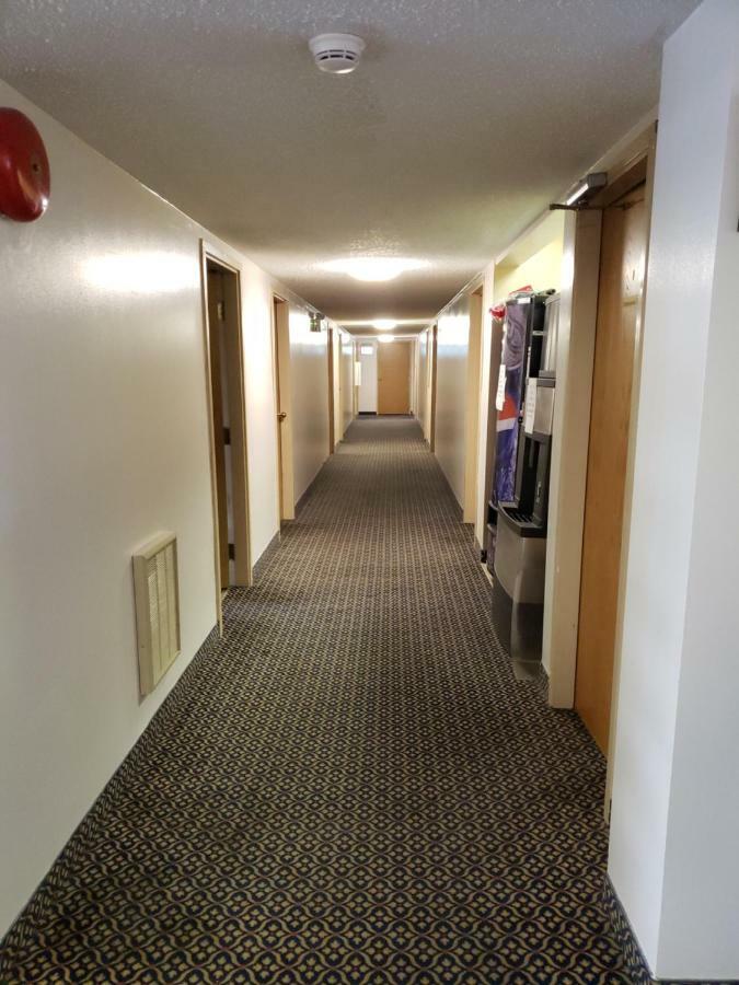 Tower Inn Estevan Εξωτερικό φωτογραφία